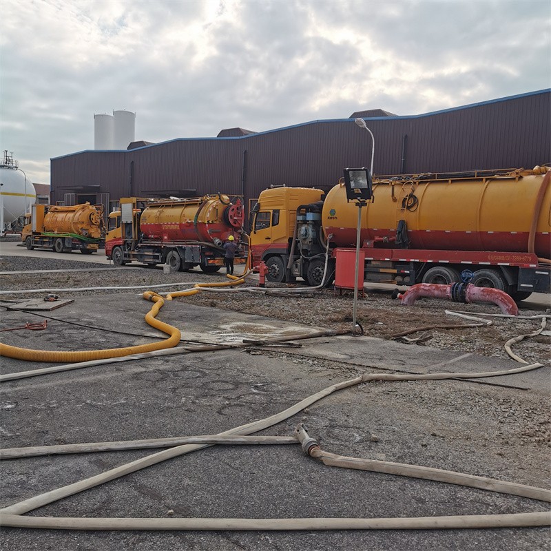 新民污水池清理