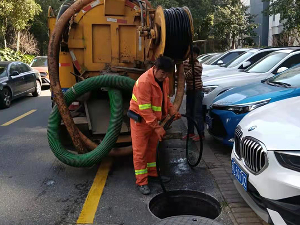 新民排污管道清淤